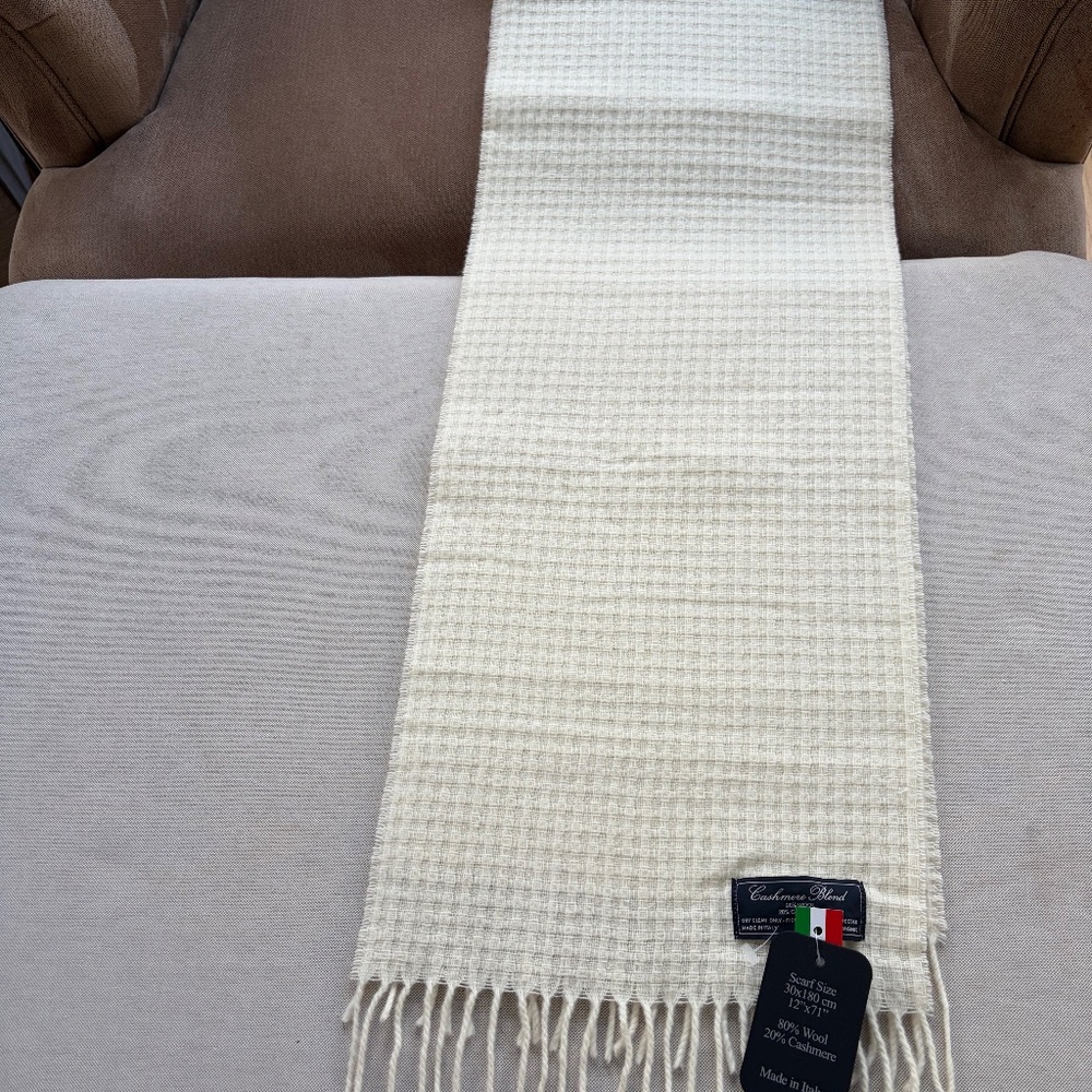Wool/Cashmere Scarf - Picture 2 of 2